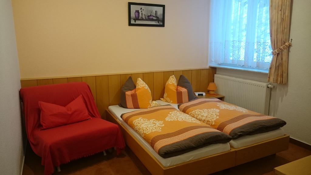 Pension Und Berggasthaus Kapellenstein Geyer Bilik gambar