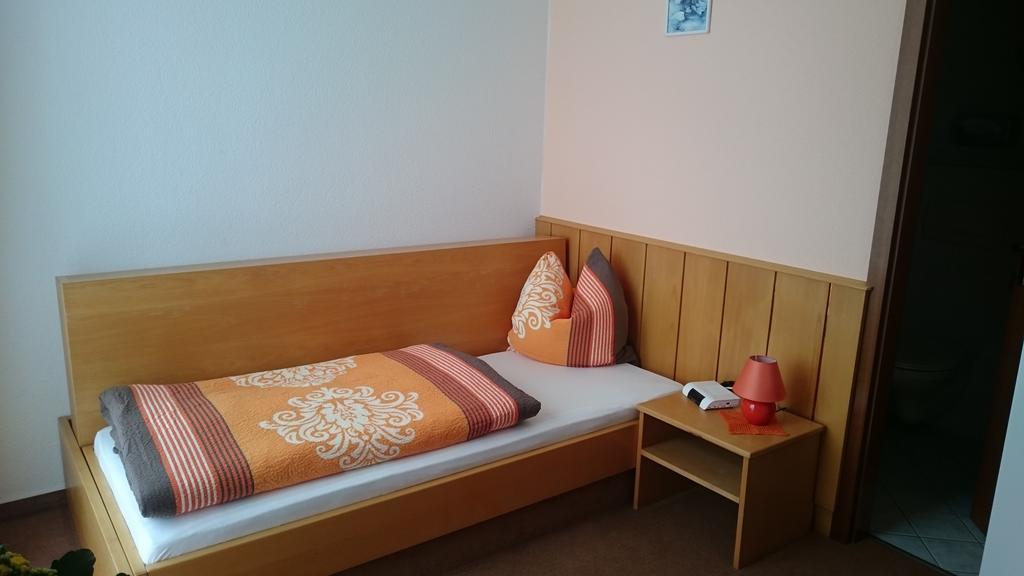 Pension Und Berggasthaus Kapellenstein Geyer Bilik gambar